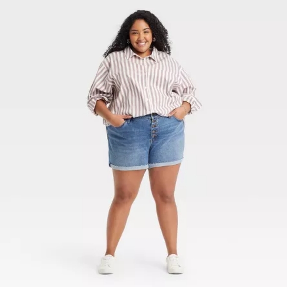 NWT Ava & Viv Mid Rise Jean Shorts size 20W 4" - Picture 2 of 3